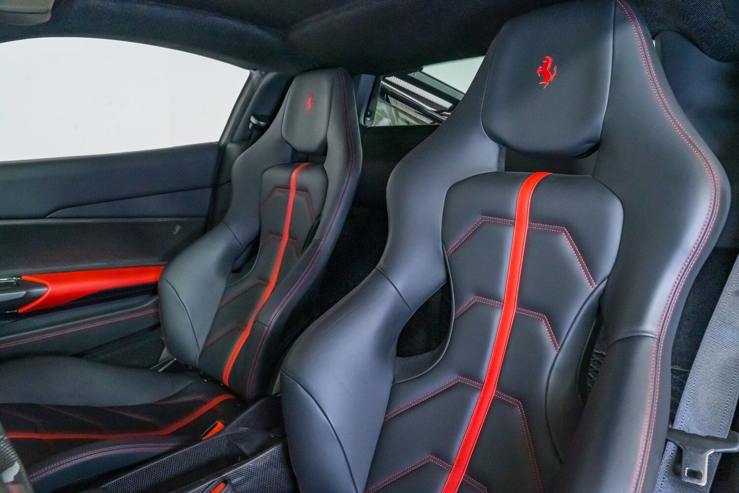Used 2018 Ferrari 488 GTB RWD image 23