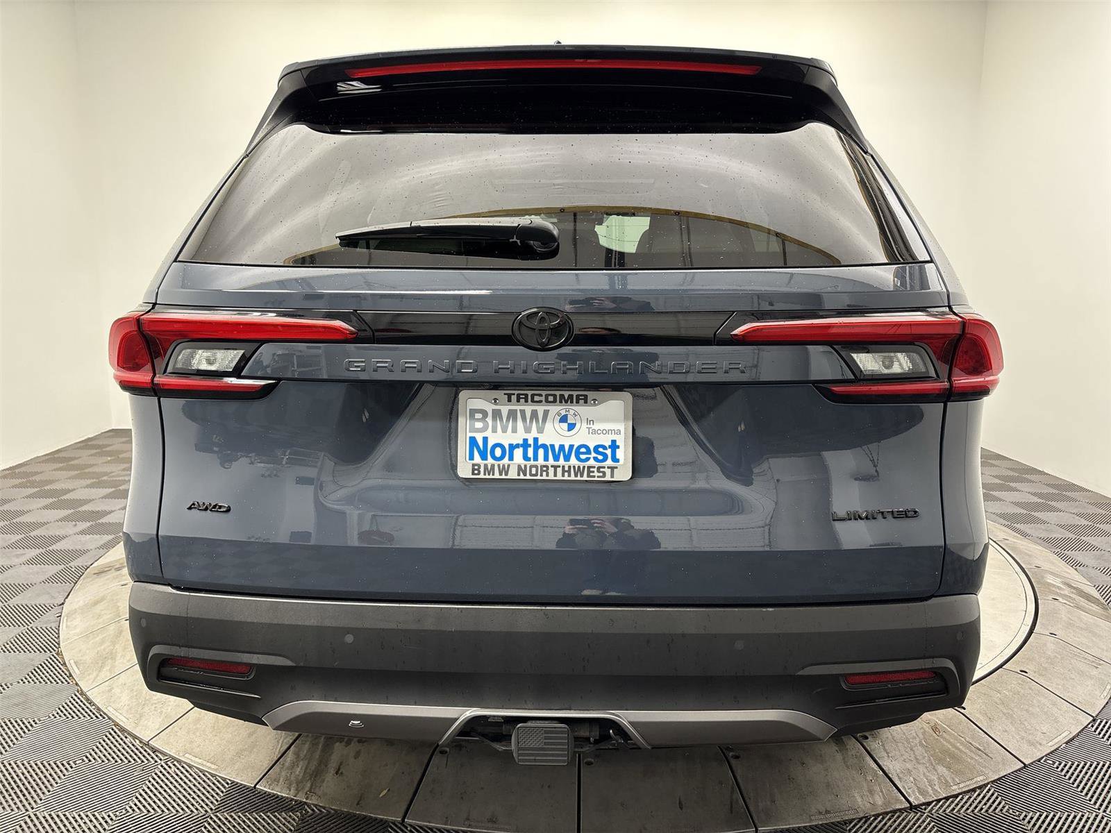 Used 2024 Toyota Grand Highlander Limited image 15