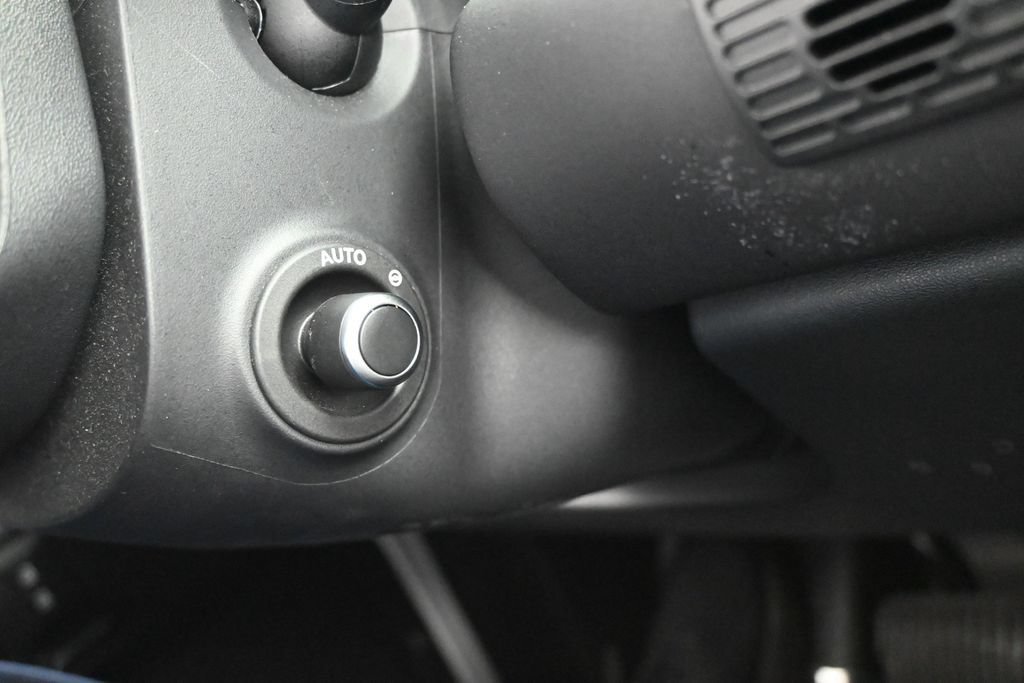 Used 2025 Land Rover Defender 110 S AWD/4WD image 37