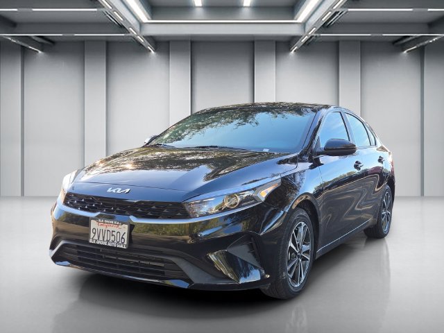 Certified 2023 Kia Forte LXS FWD image 3