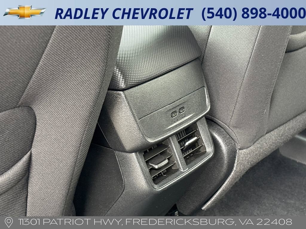 Used 2026 Chevrolet Equinox LT AWD/4WD image 13
