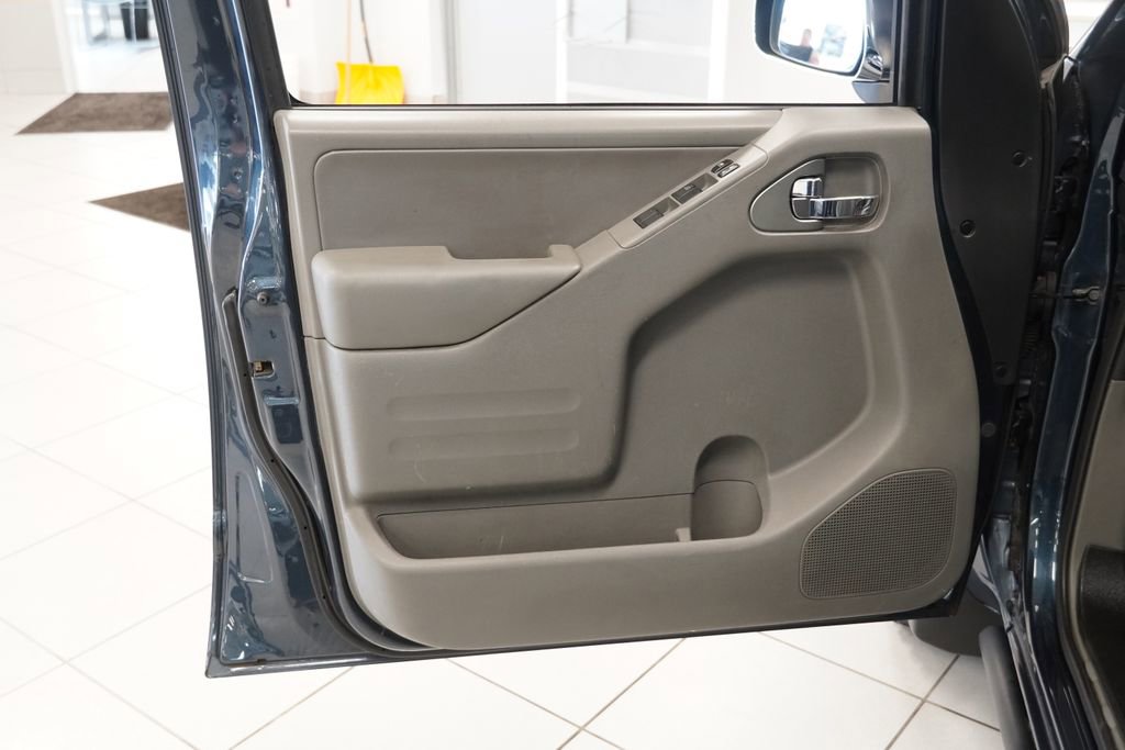 Used 2016 Nissan Frontier SL image 5