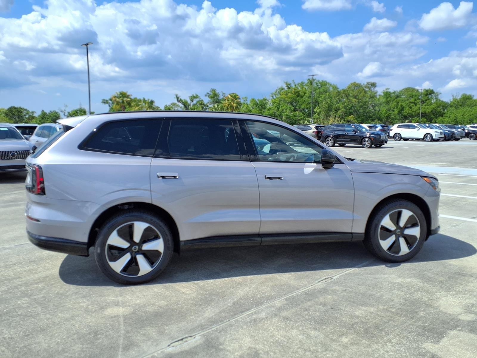 New 2026 Volvo EX90 Plus RWD image 8