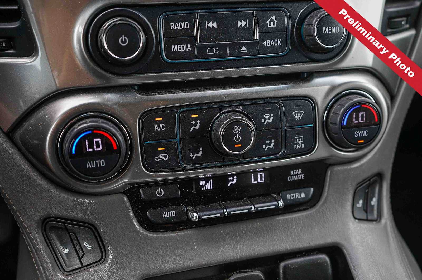 Used 2019 Chevrolet Tahoe LT w/ Luxury Package RWD image 19