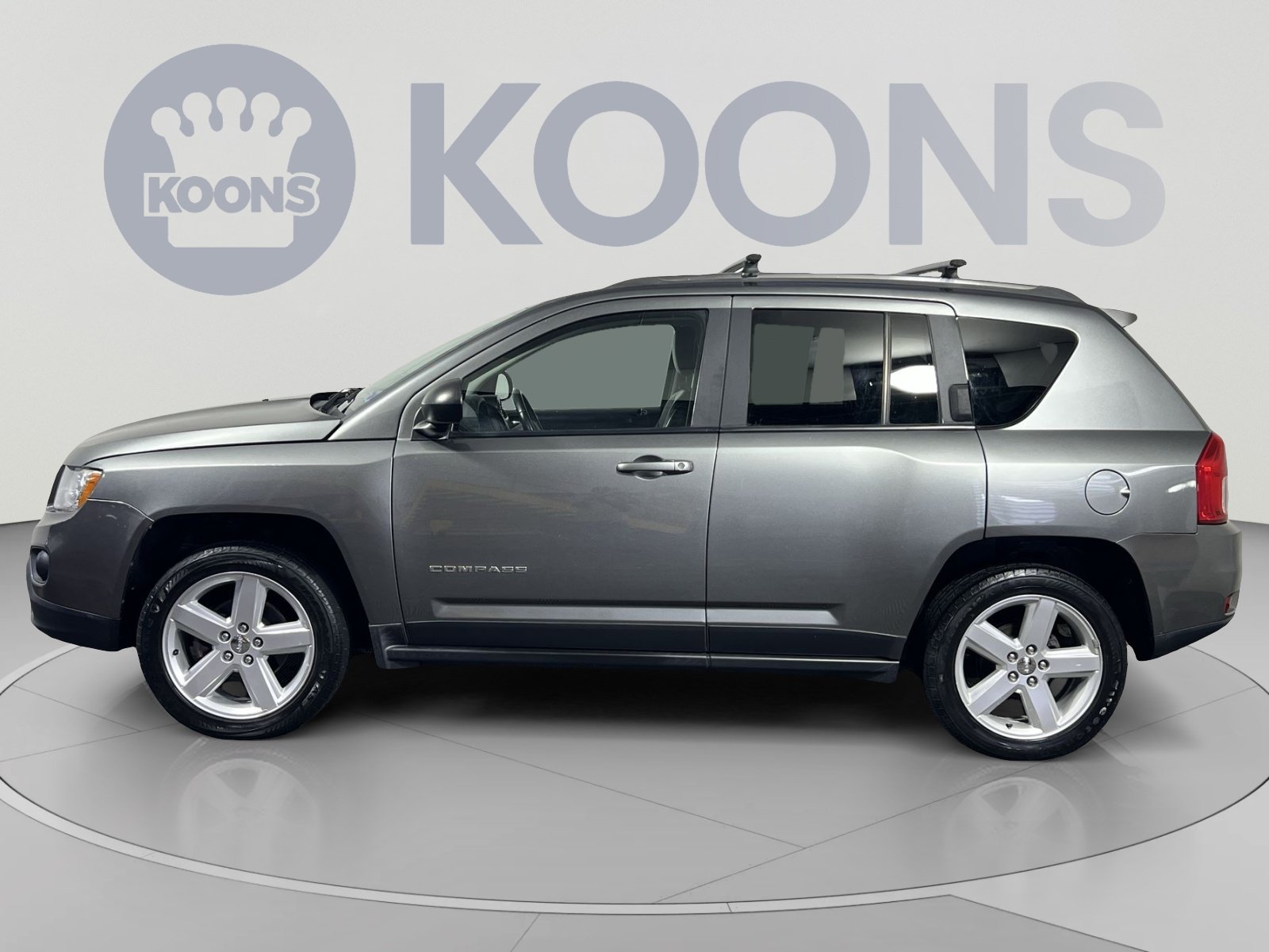Used 2013 Jeep Compass Limited w/ Sun/Sound Group AWD/4WD image 2