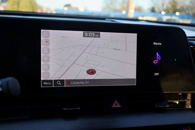 Used 2024 Kia Sportage EX image 3