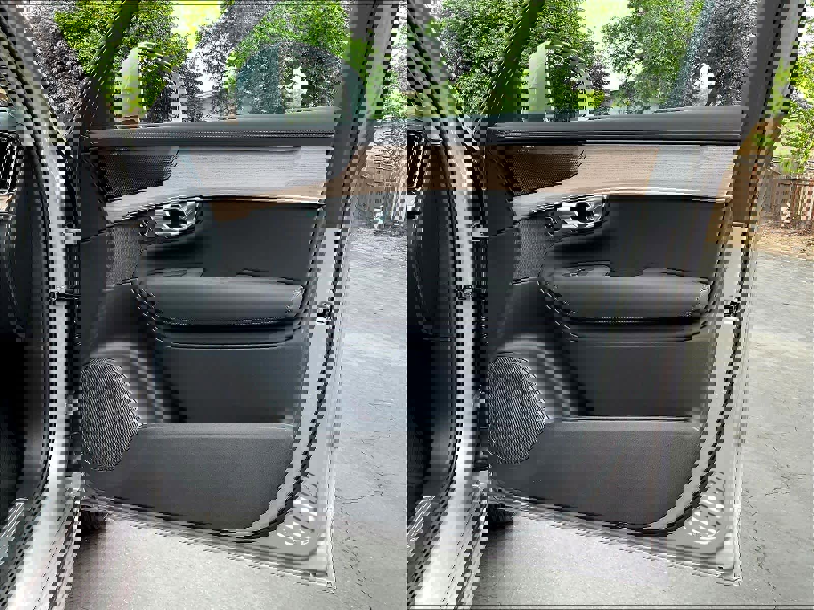 New 2026 Volvo XC90 B5 Plus w/ Protection Package AWD/4WD image 31