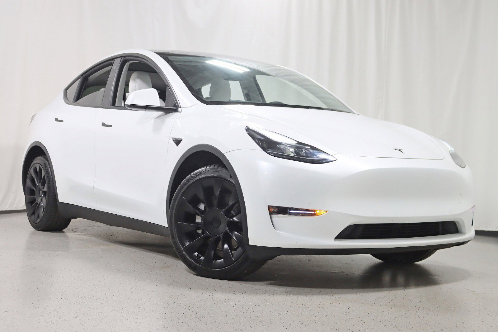 Used 2022 Tesla Model Y Long Range image 7