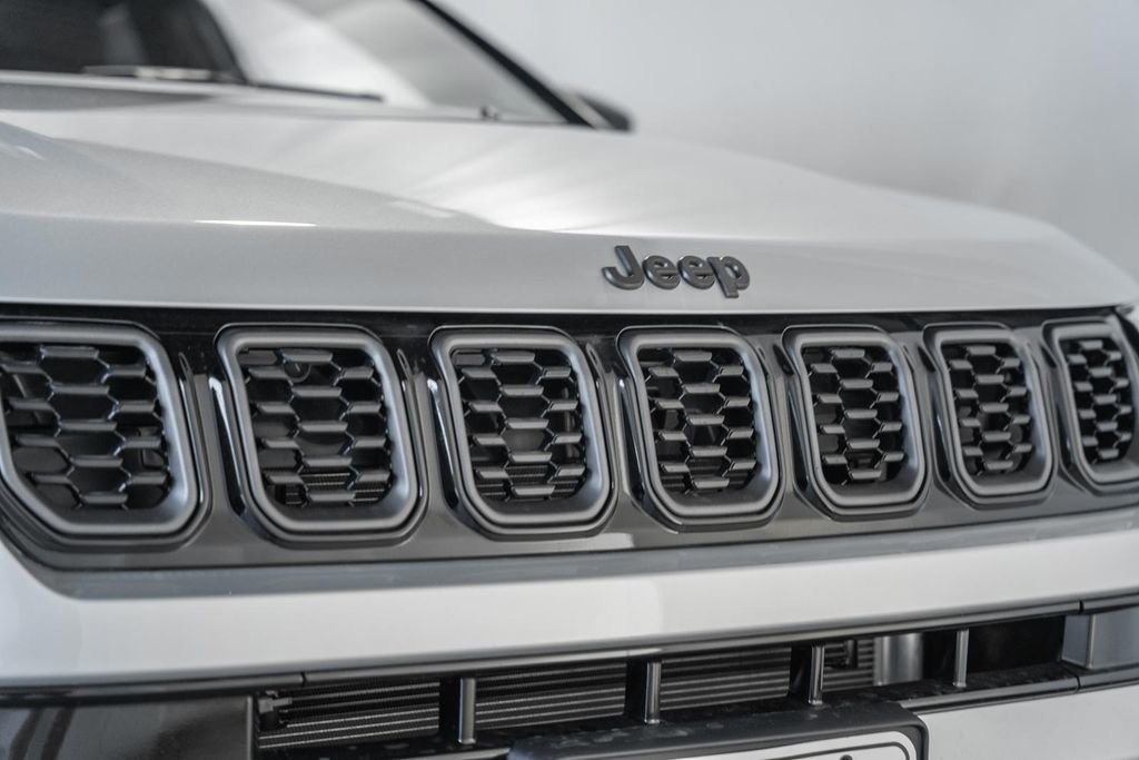 New 2025 Jeep Compass Limited w/ Sun & Sound Group image 10