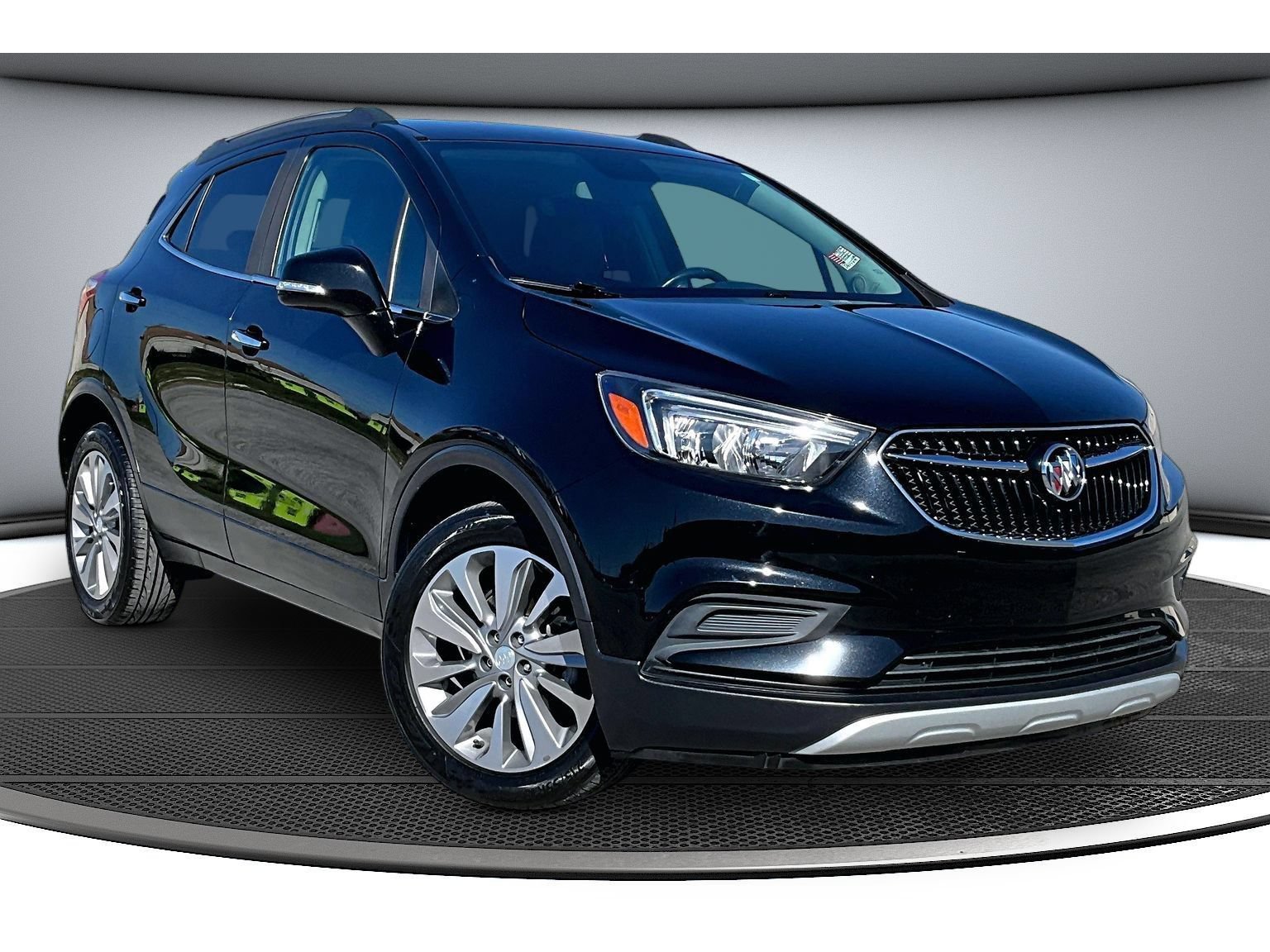 Used 2019 Buick Encore Preferred FWD image 2