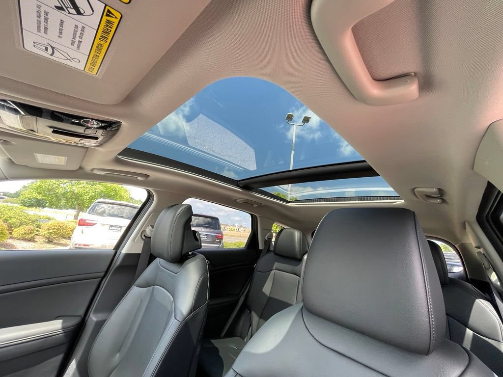 New 2026 Kia Sportage EX w/ EX Panorama Roof Package FWD image 25