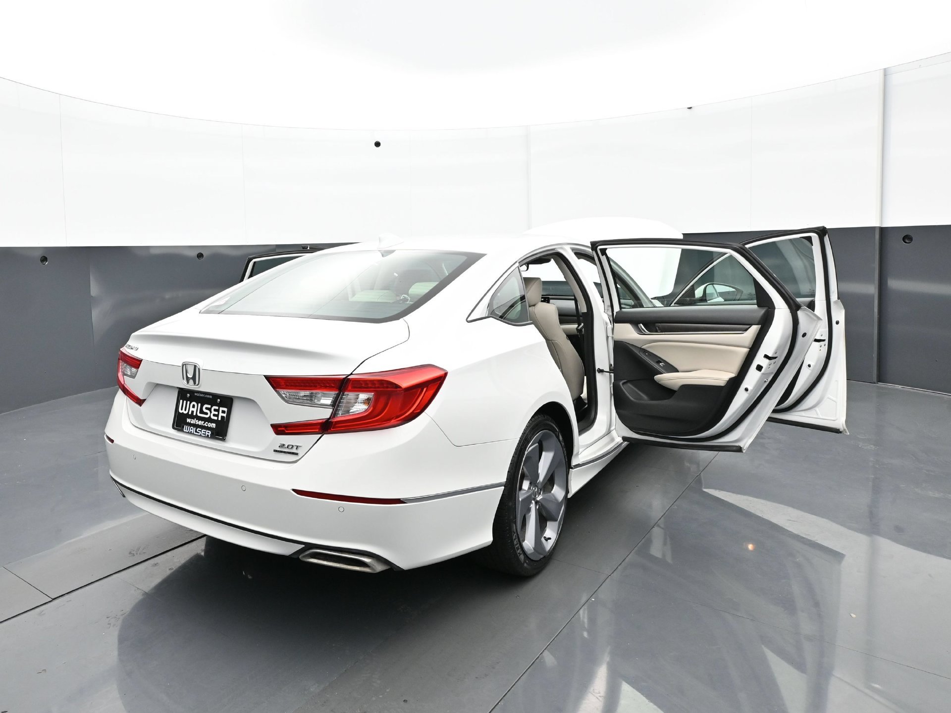 Used 2019 Honda Accord Touring image 39