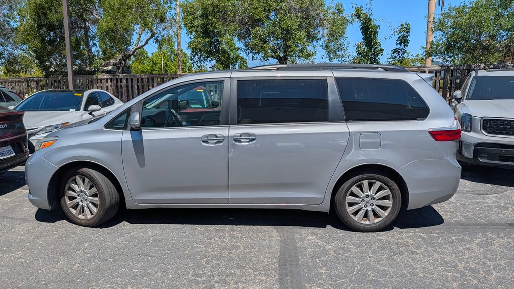 Used 2015 Toyota Sienna Limited Premium AWD/4WD image 2