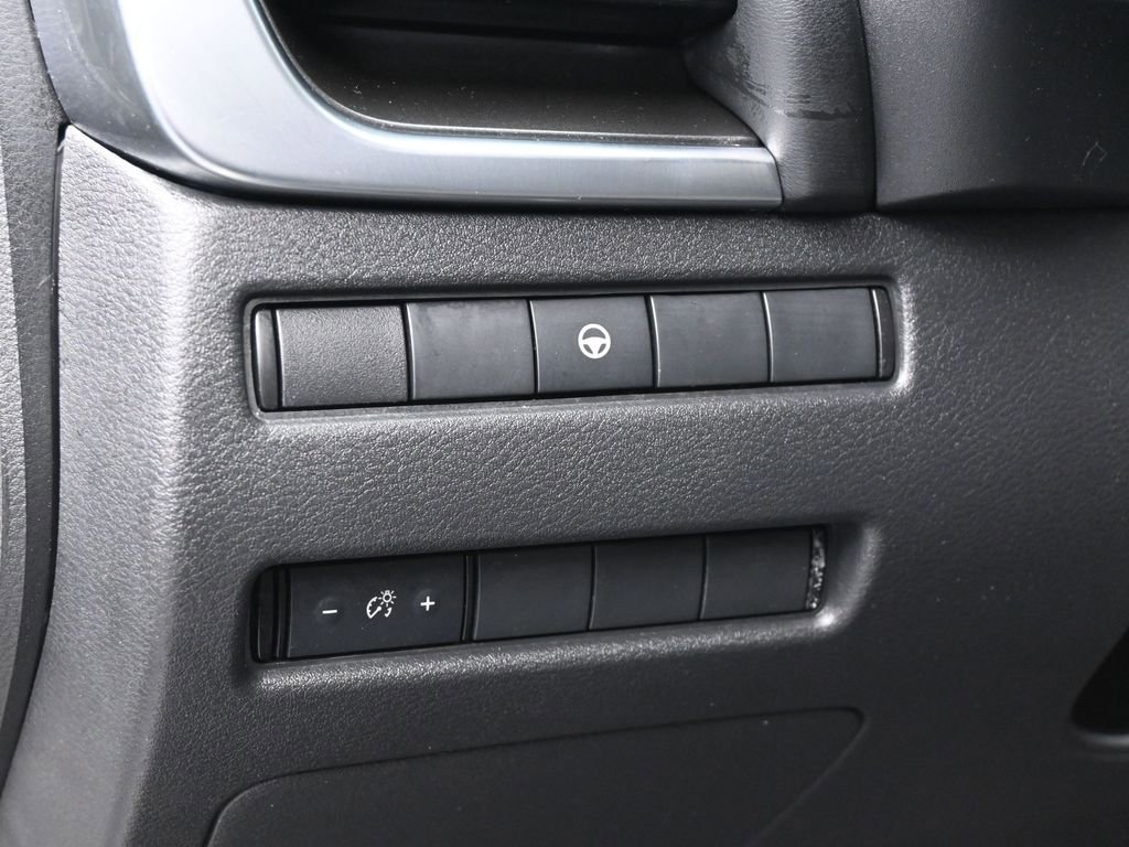 Used 2023 Nissan Rogue SV image 15