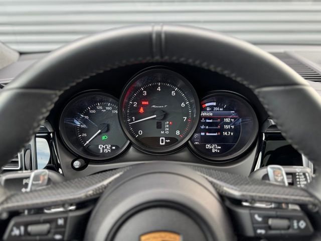 Certified 2025 Porsche Macan Turbo image 23