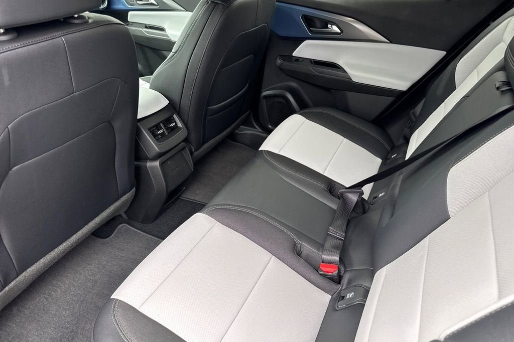 New 2026 Chevrolet Equinox EV LT w/ LPO, Blackout Package FWD image 11