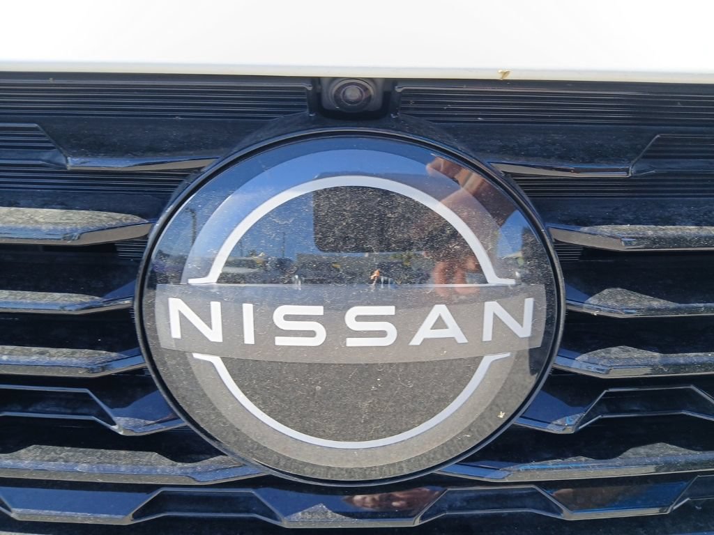 Used 2024 Nissan Sentra SV w/ SV Premium Package FWD image 2