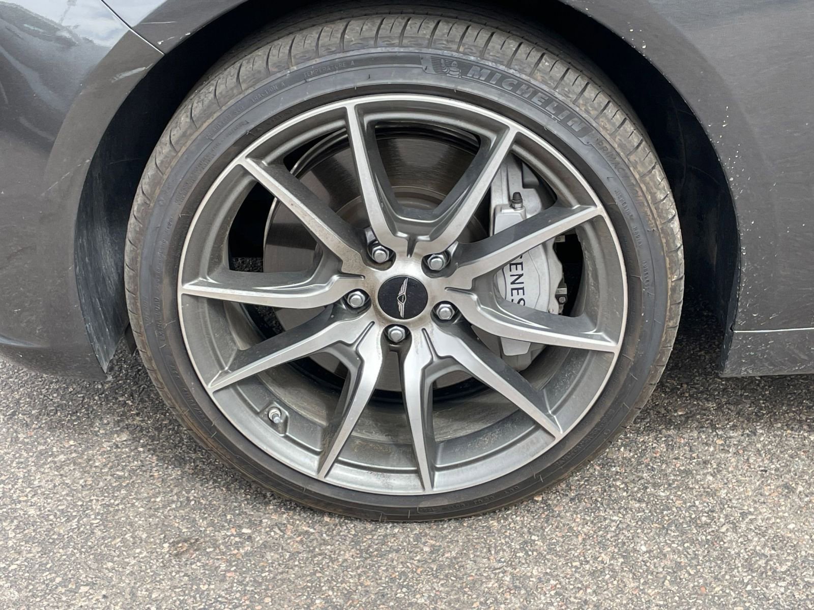 Used 2025 Genesis G70 2.5T image 33