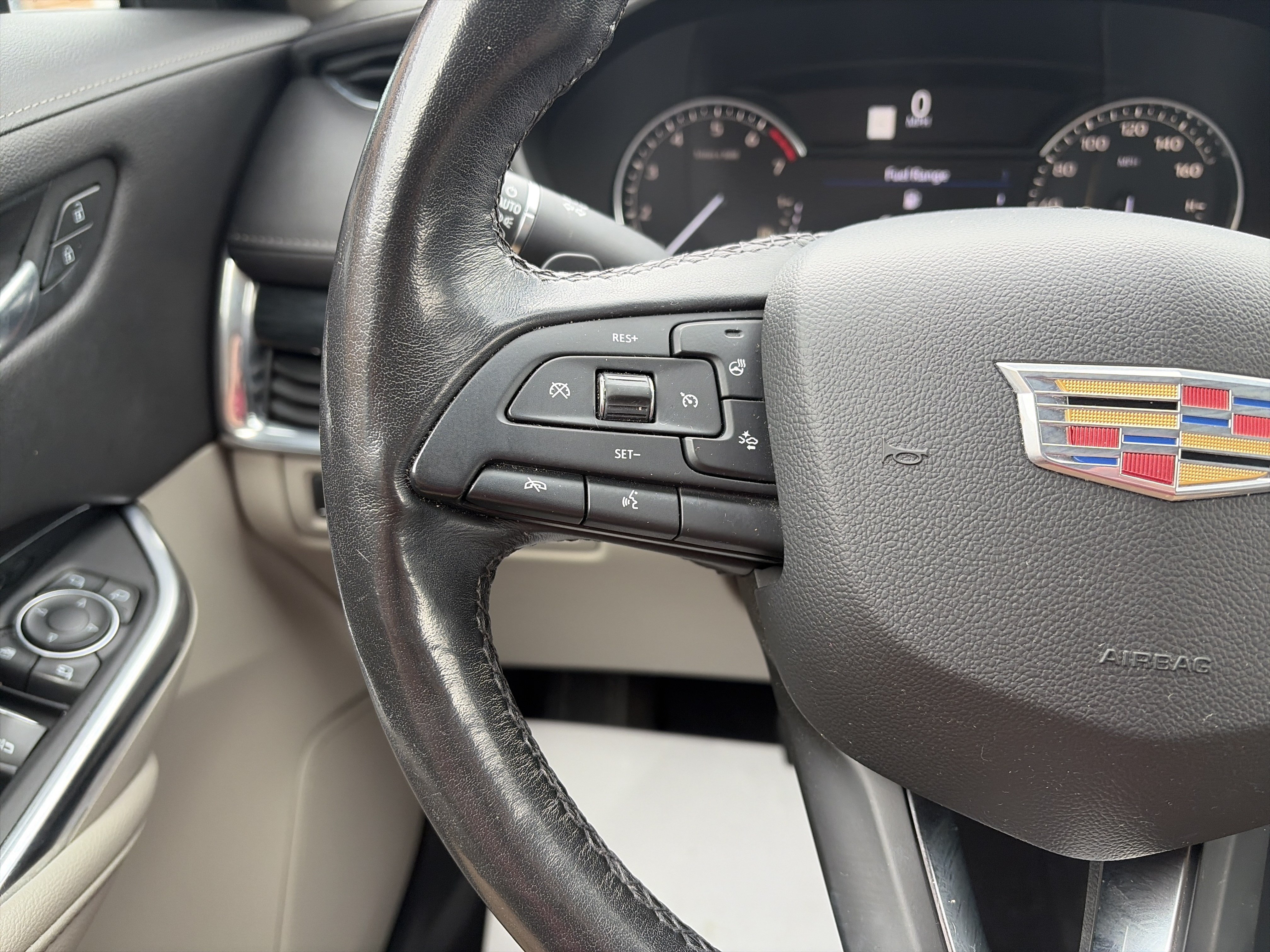 Used 2019 Cadillac XT4 Premium Luxury w/ Enhanced Visibility Package AWD/4WD image 18