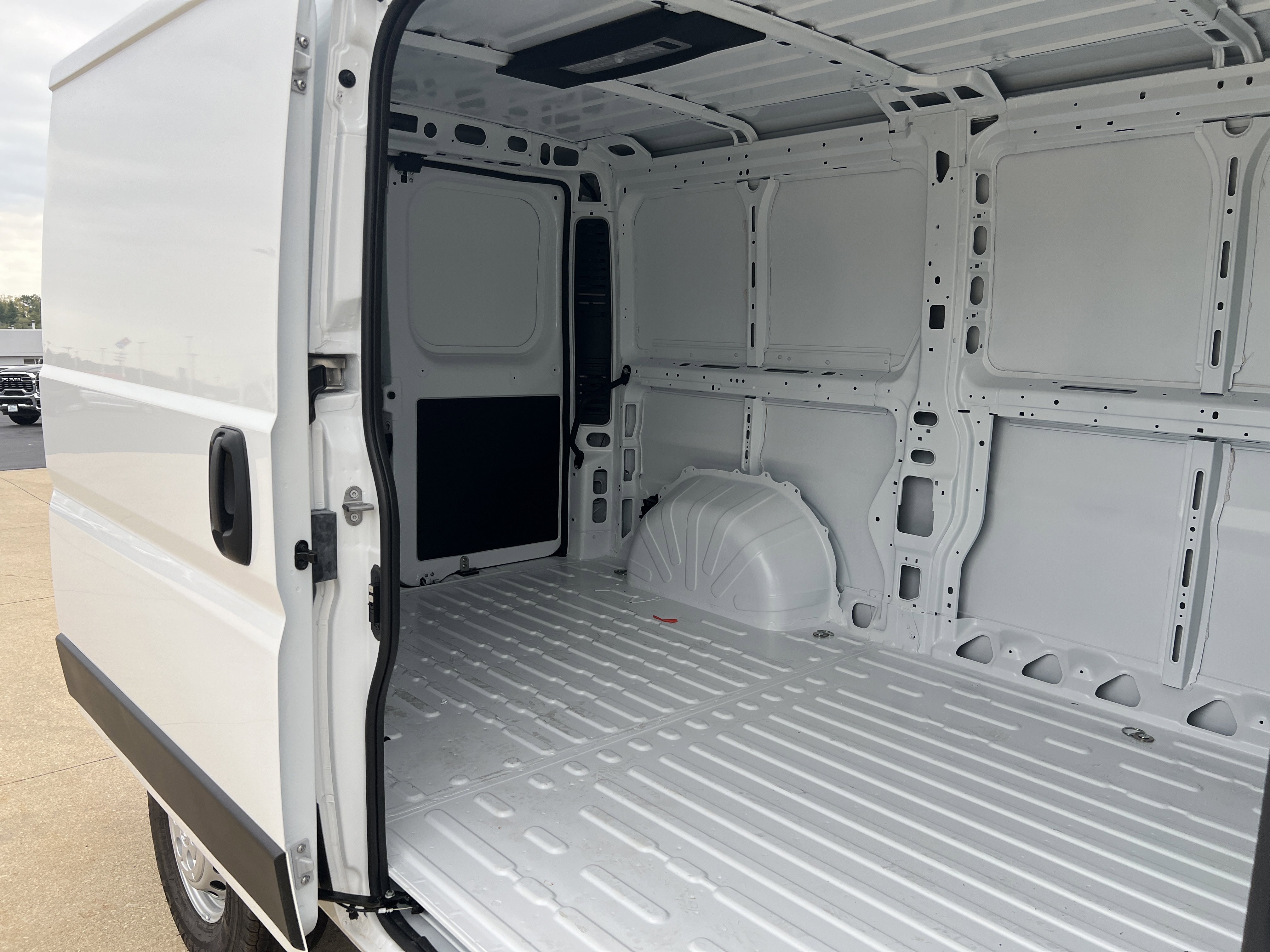 New 2026 RAM ProMaster 1500 w/ Convenience Group image 8