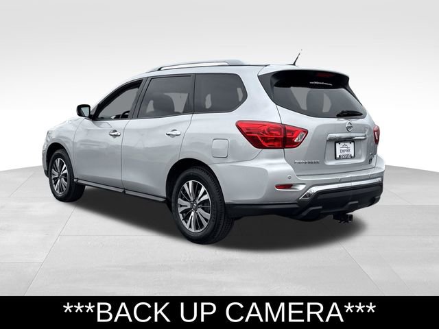 Used 2017 Nissan Pathfinder SV image 6