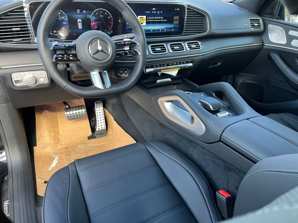 New 2026 Mercedes-Benz GLS 580 4MATIC image 7