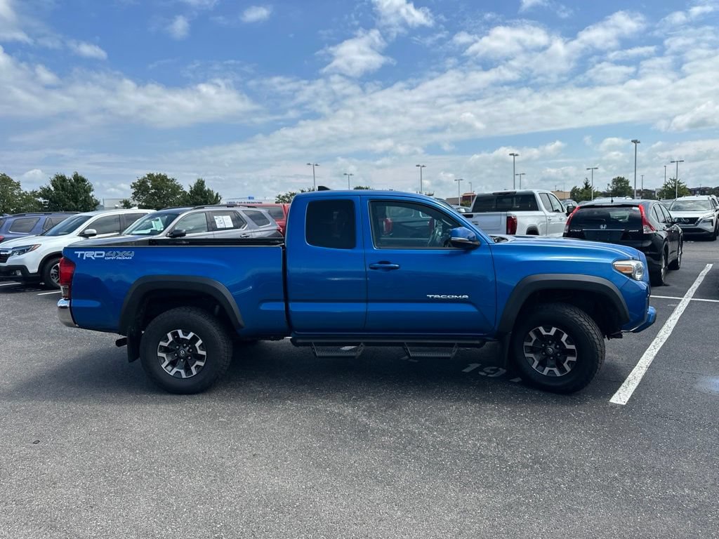 Used 2016 Toyota Tacoma TRD Off-Road w/ Towing Package AWD/4WD image 12