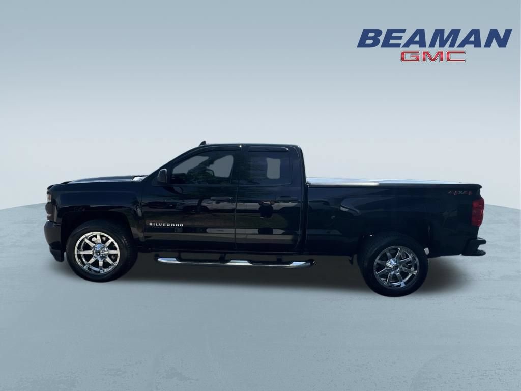 Used 2018 Chevrolet Silverado 1500 Custom w/ Custom Value Package AWD/4WD image 4