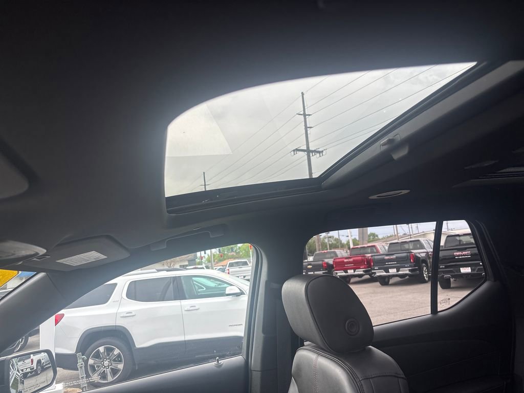 Used 2023 Chevrolet Traverse RS w/ LPO, Floor Liner Package AWD/4WD image 27