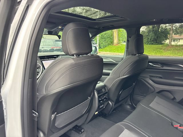 New 2027 Jeep Grand Cherokee Laredo X AWD/4WD image 11