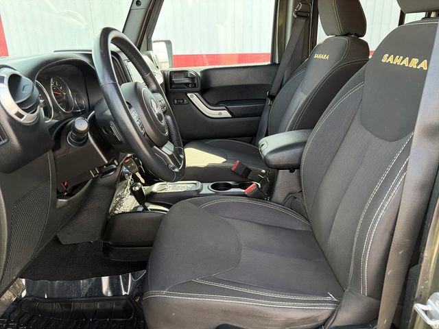 Used 2015 Jeep Wrangler Unlimited Sahara w/ Connectivity Group image 21