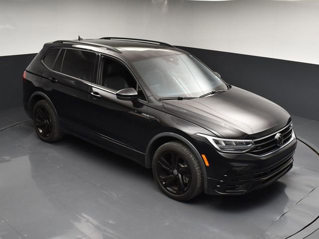 Used 2023 Volkswagen Tiguan SE R-Line image 42