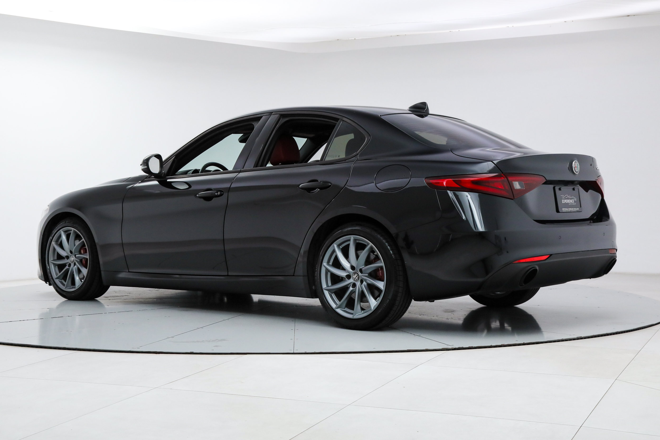 Used 2022 Alfa Romeo Giulia Sprint RWD image 3