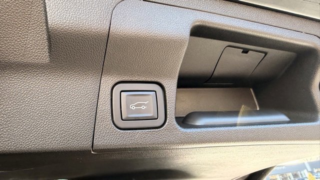 Used 2018 GMC Acadia Denali w/ LPO, Floor Liner Package image 10