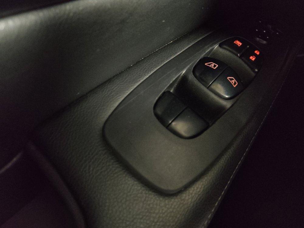 Used 2020 Nissan Pathfinder Platinum image 27