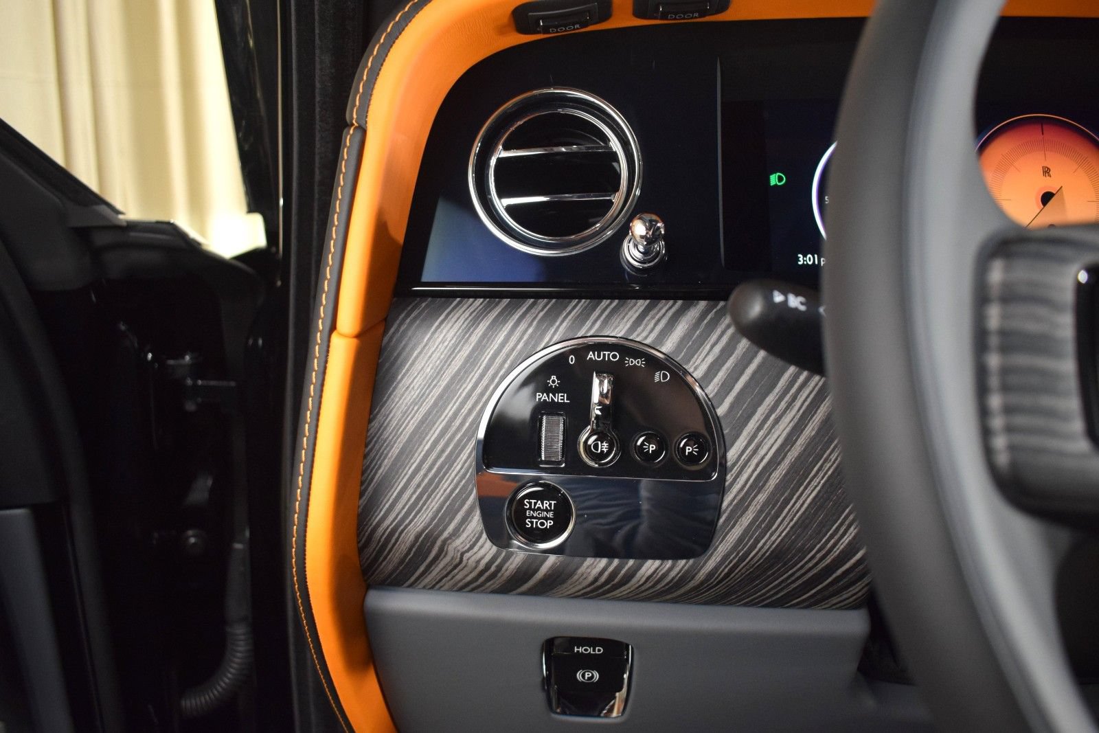 New 2026 Rolls-Royce Cullinan AWD/4WD image 32