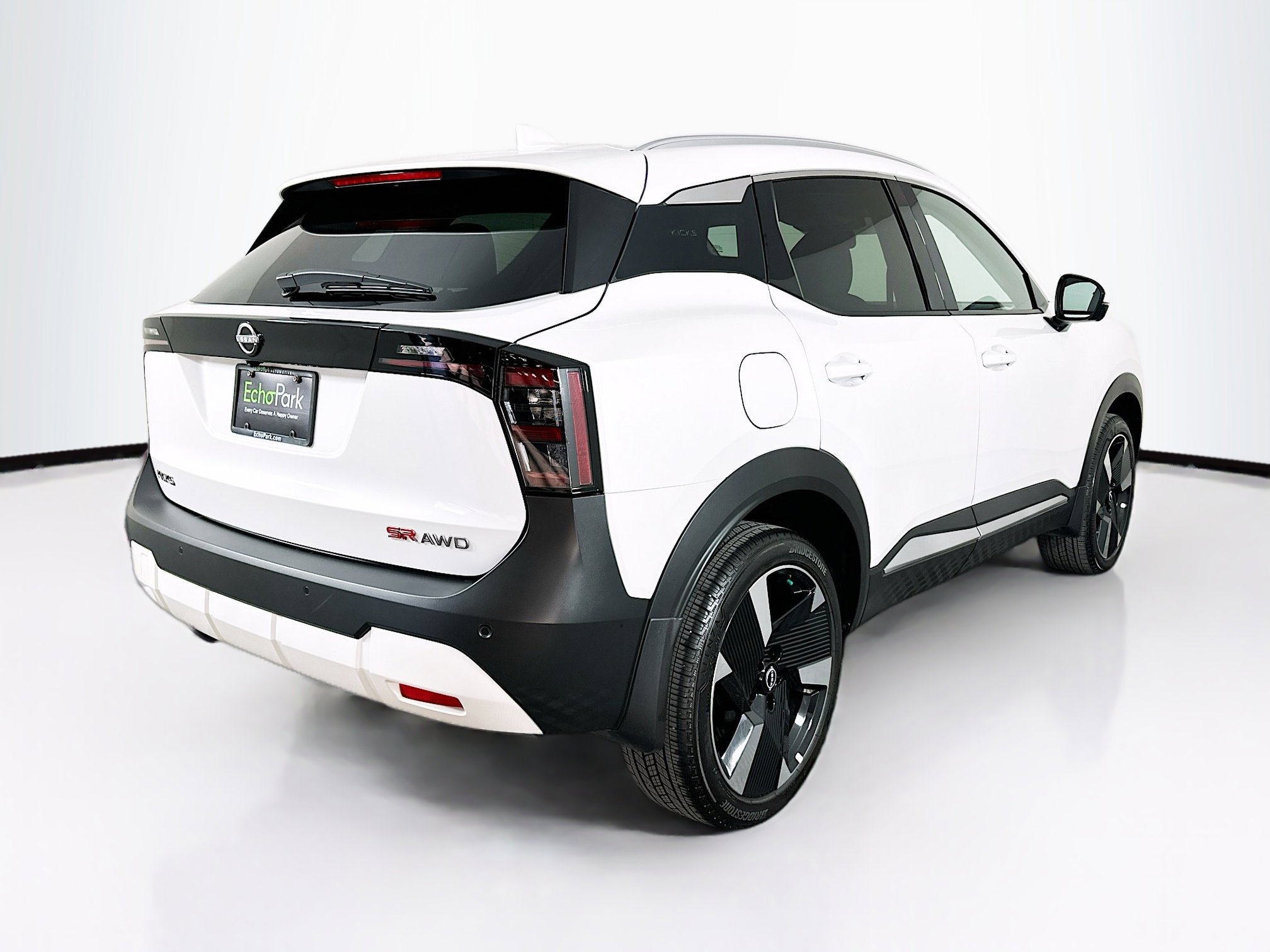 Used 2025 Nissan Kicks SR image 9