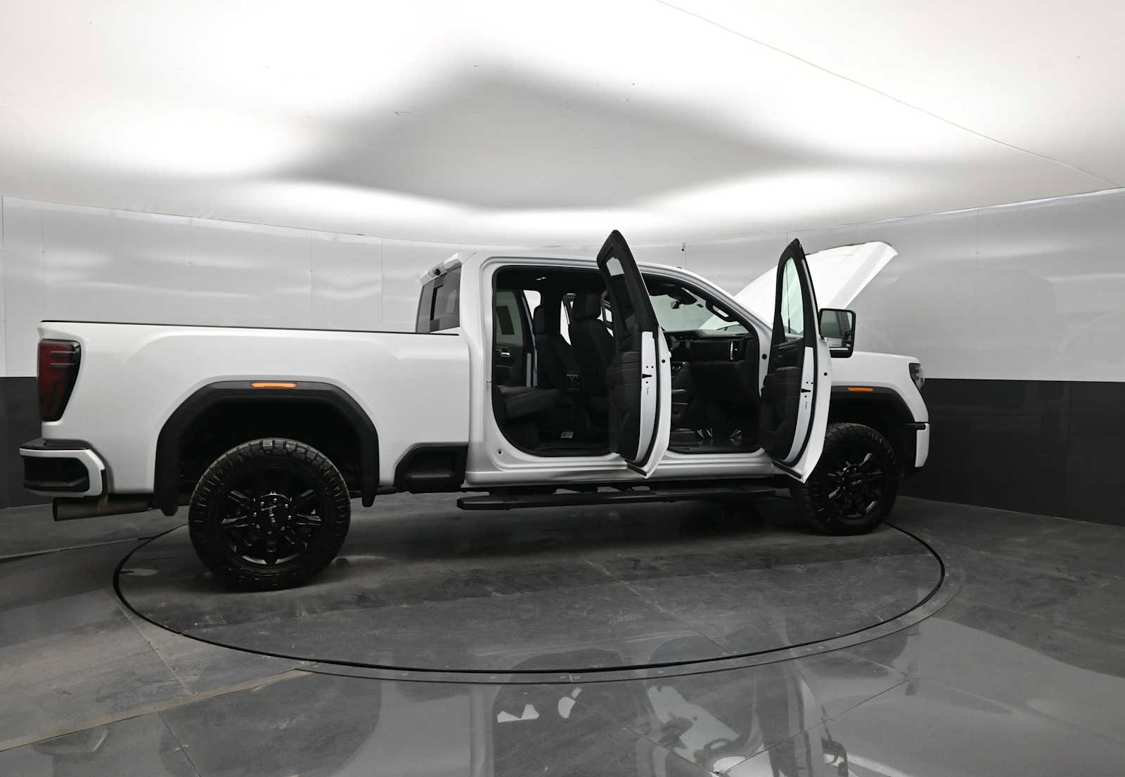 Used 2024 GMC Sierra 2500 AT4 w/ AT4 Premium Plus Package AWD/4WD image 46