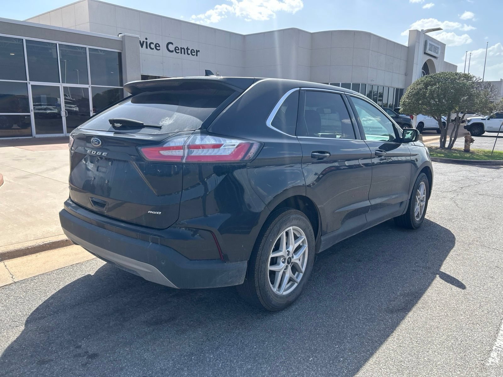 Used 2024 Ford Edge SEL AWD/4WD image 5