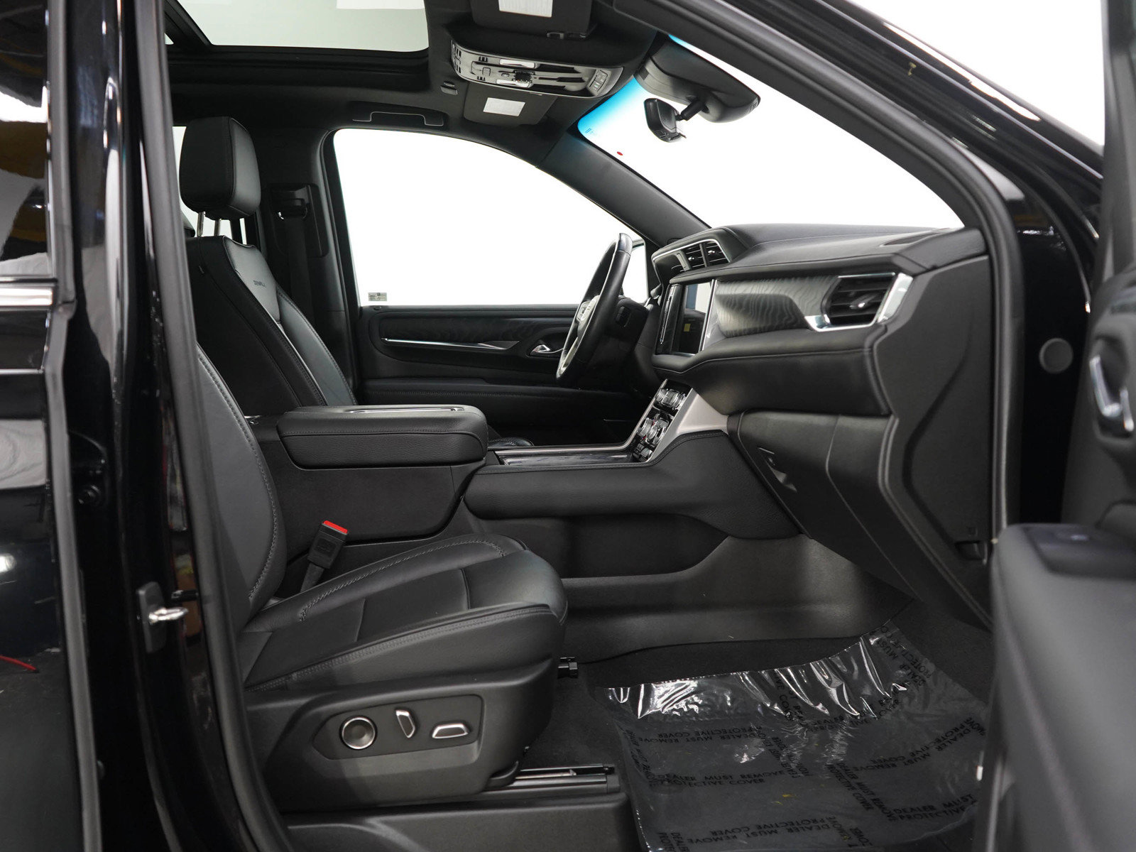 Used 2024 GMC Yukon Denali w/ Denali Reserve Package AWD/4WD image 11