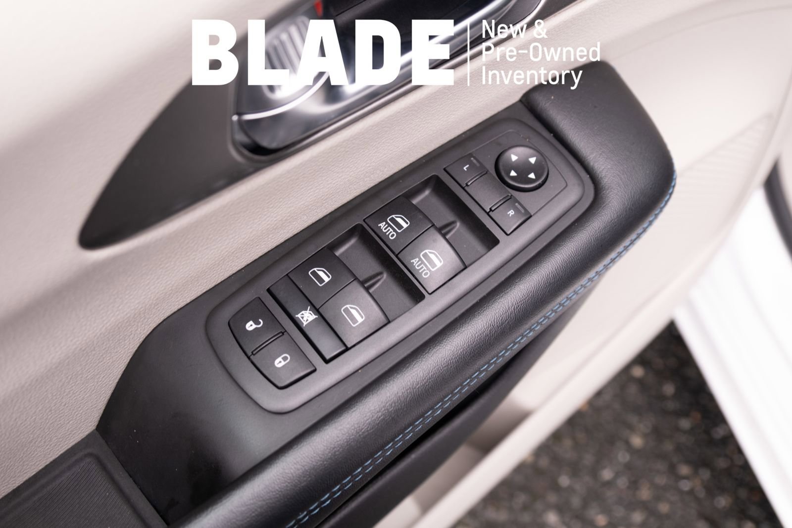Used 2021 Chrysler Pacifica Touring-L FWD image 15