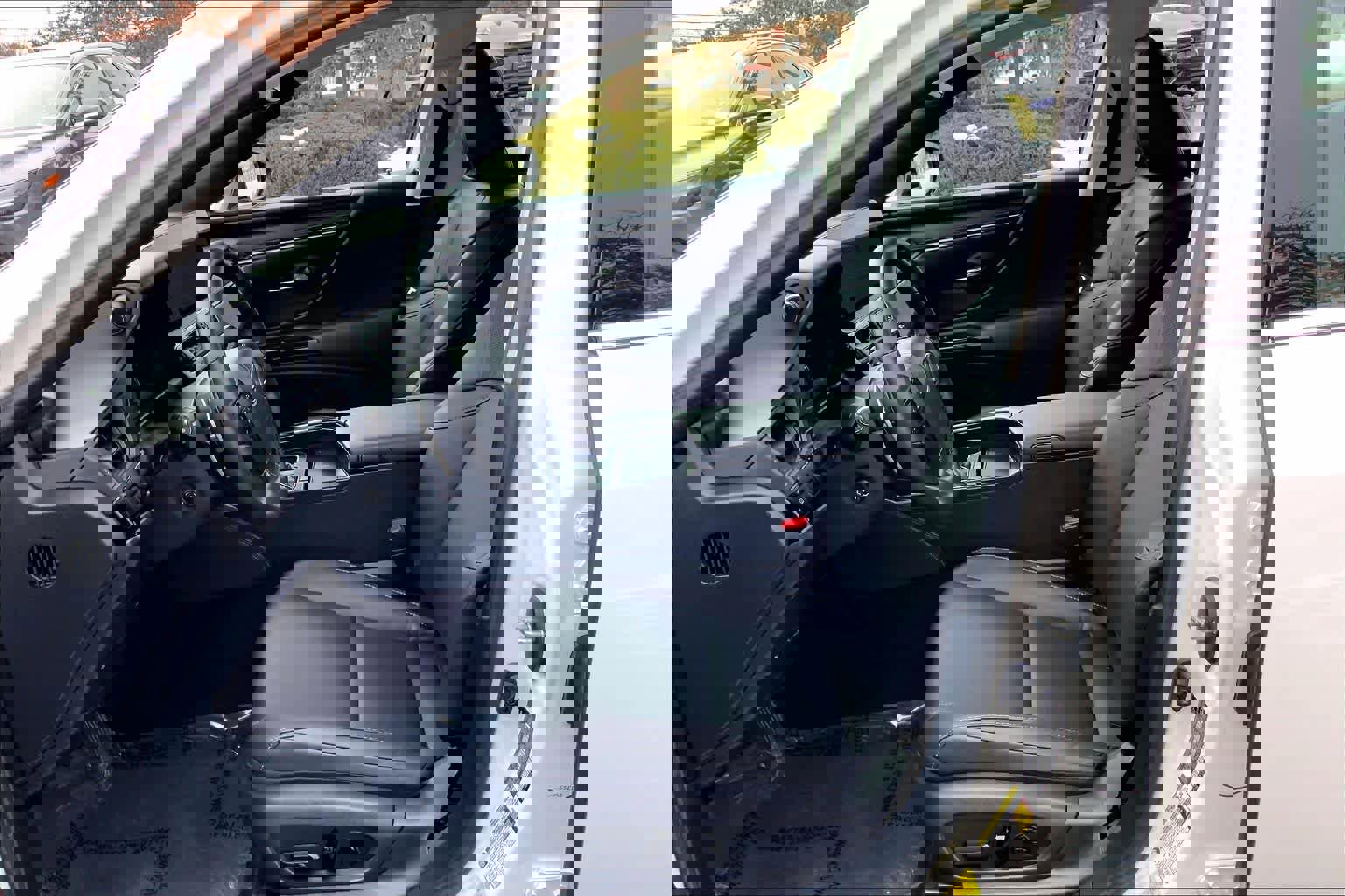 Certified 2025 Lexus ES 350 w/ Premium Package image 8