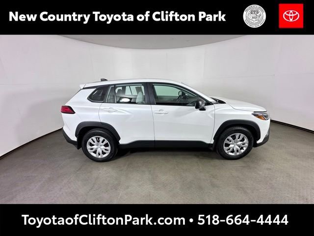 Used 2023 Toyota Corolla Cross L image 2