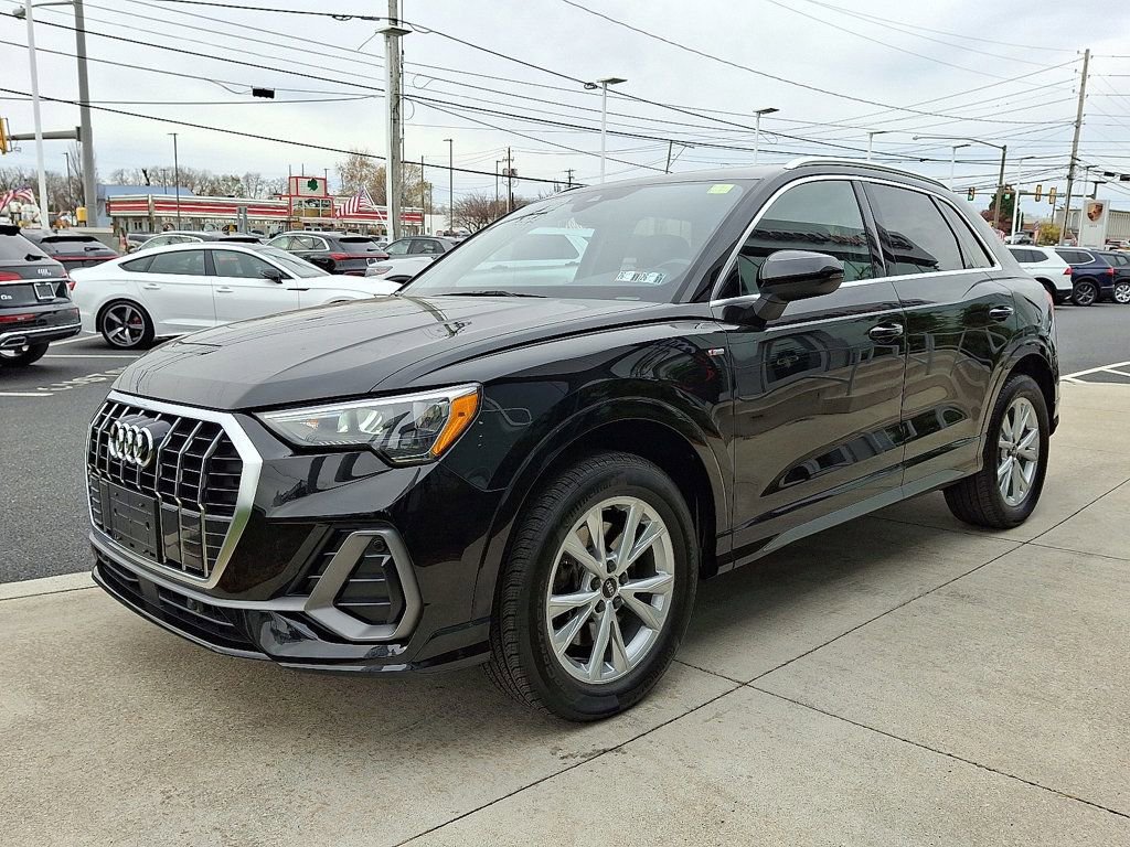 Used 2022 Audi Q3 2.0T Premium w/ Convenience Package image 3