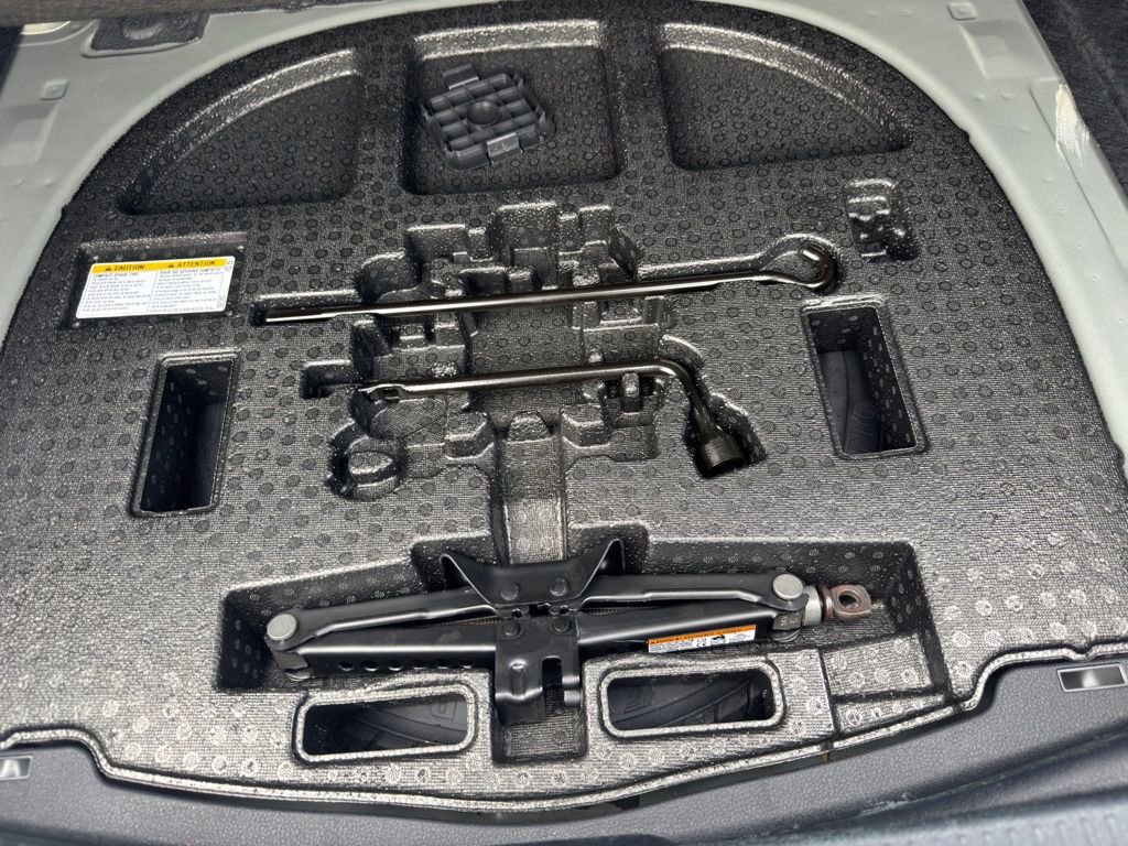 Used 2025 Toyota Camry SE image 16