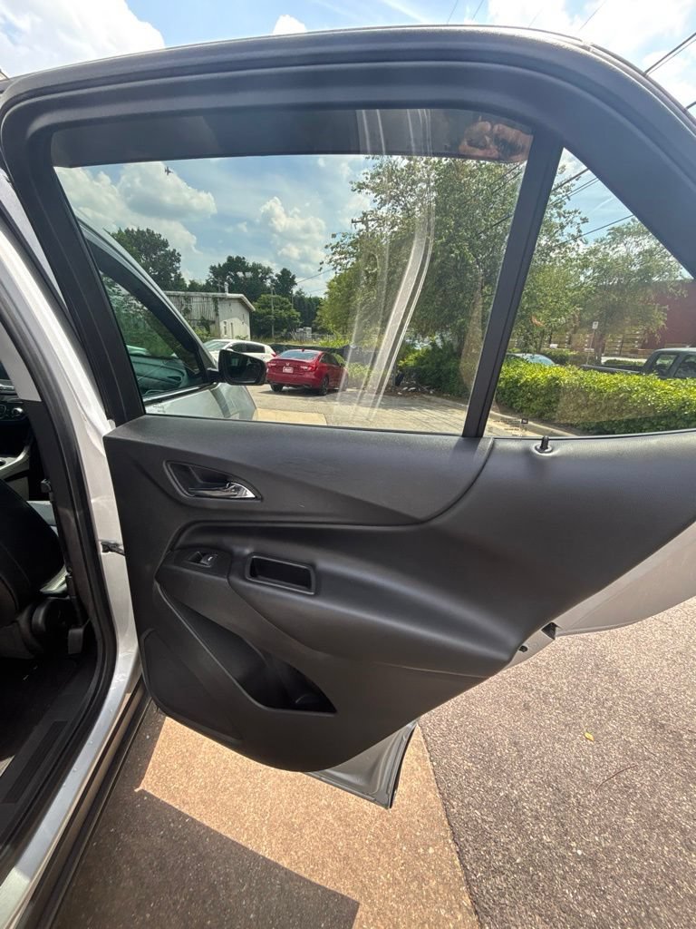 Used 2021 Chevrolet Equinox LT FWD image 23