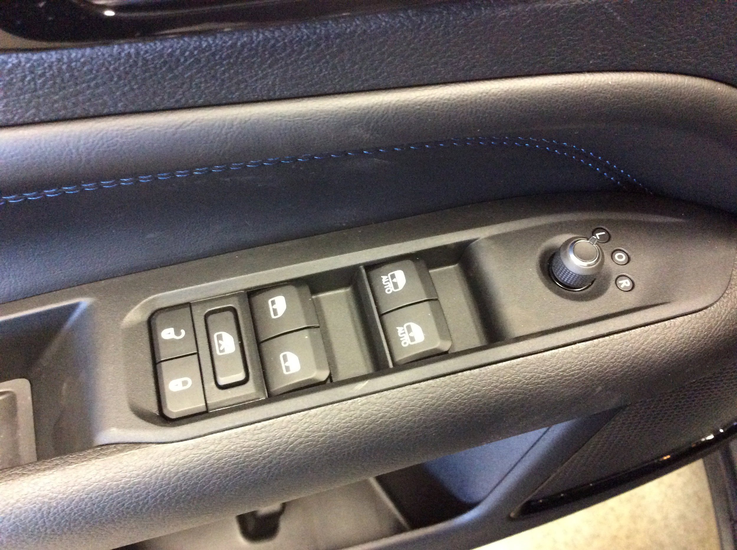 New 2026 Jeep Compass Latitude AWD/4WD image 12