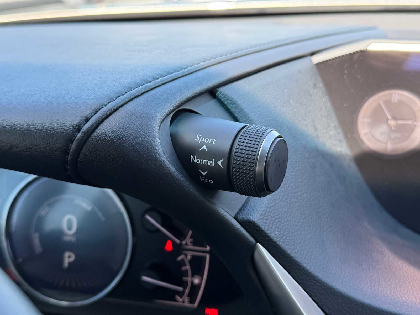 Used 2020 Lexus ES 300h w/ Premium Package FWD image 38