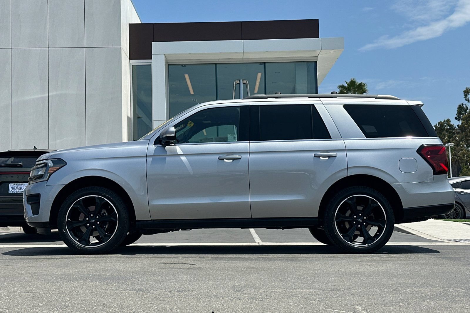 Certified 2022 Ford Expedition Limited AWD/4WD image 6