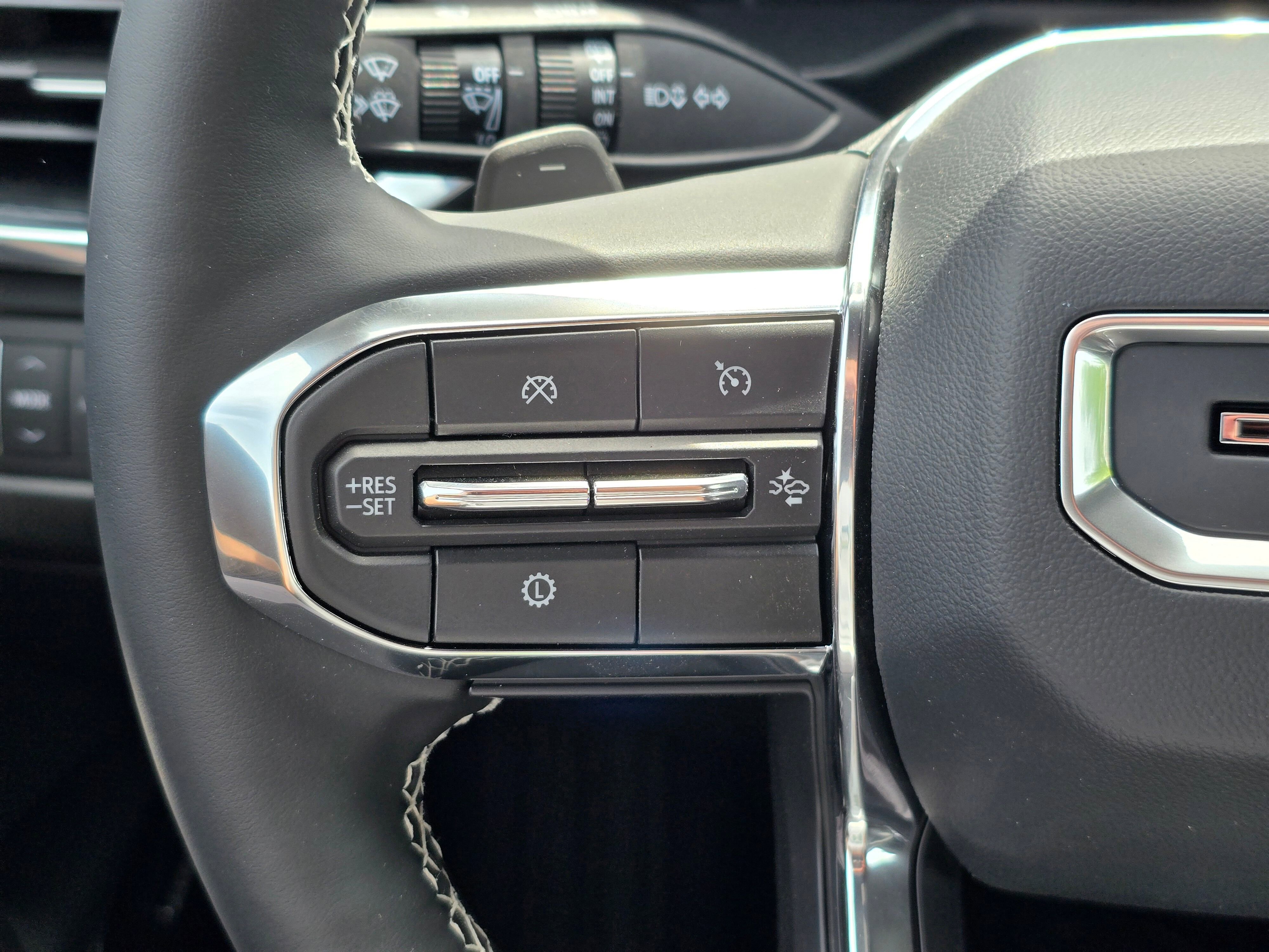 New 2025 GMC Acadia Denali image 29